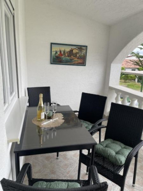 Apartments Bistra 250 meters from the sandy beach - By TA Leut tourist agency